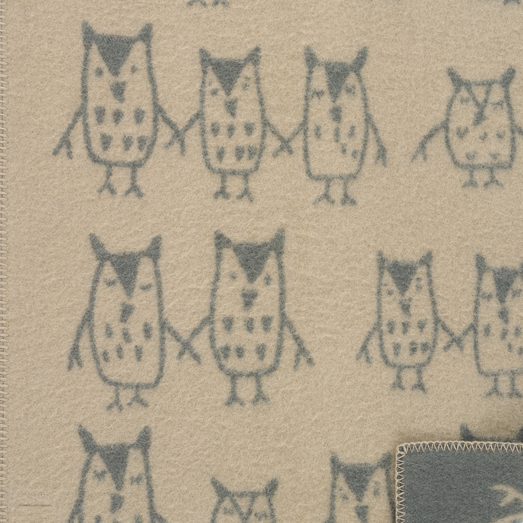 Hand in Hand Greige 65x90cm Eco Lambswool Blanket